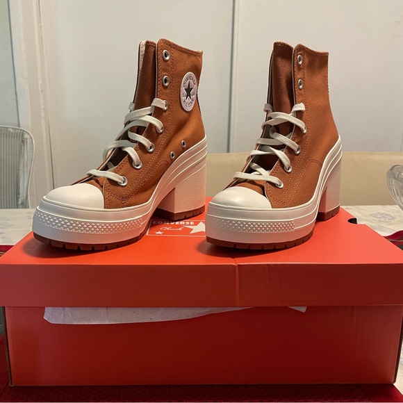 Converse De Luxe Heels - Picture 3 of 5